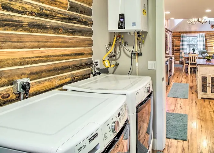 1 Mi To Lake: Chic Arizona W/ Large Porch! *